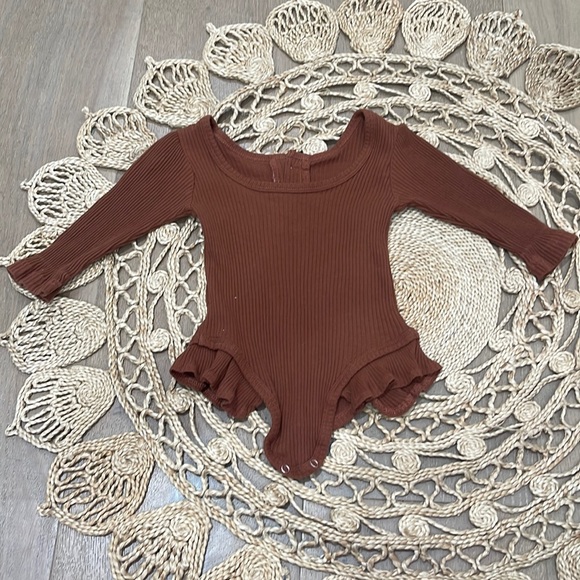 Brown & Tan Long Sleeve Onesies - Picture 2 of 6